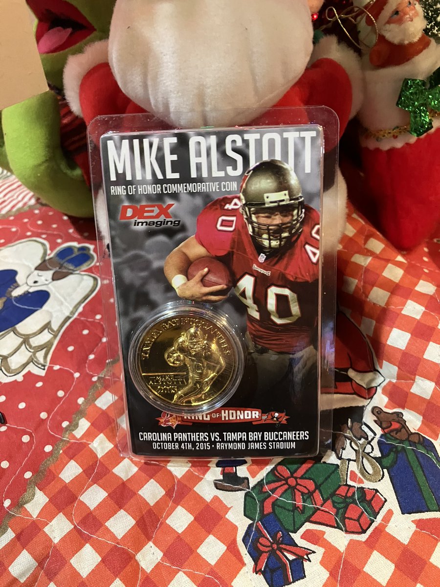 buccateers's tweet photo. 🎄 BUCSMAS GIVEAWAY DAY ONE ⛄️

ENTRY RULES:

- REPOST THIS POST ❄️

- FOLLOW US ON HERE ❄️

- FOLLOW @TampaTones ❄️

Items in giveaway day one 🧑‍🎄 

- Mike Asltott Ring Of Honor Coin 🎅 

- New Buccateers Podcast Holiday Long Sleeve 🐧 

GIVEAWAY CLOSES XMAS! 🎄 

#WeAreTheKrewe https://t.co/2wZZqxMOES