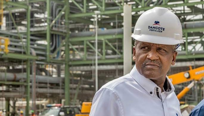 Dangote slashes petrol pump price to N899 per litre.