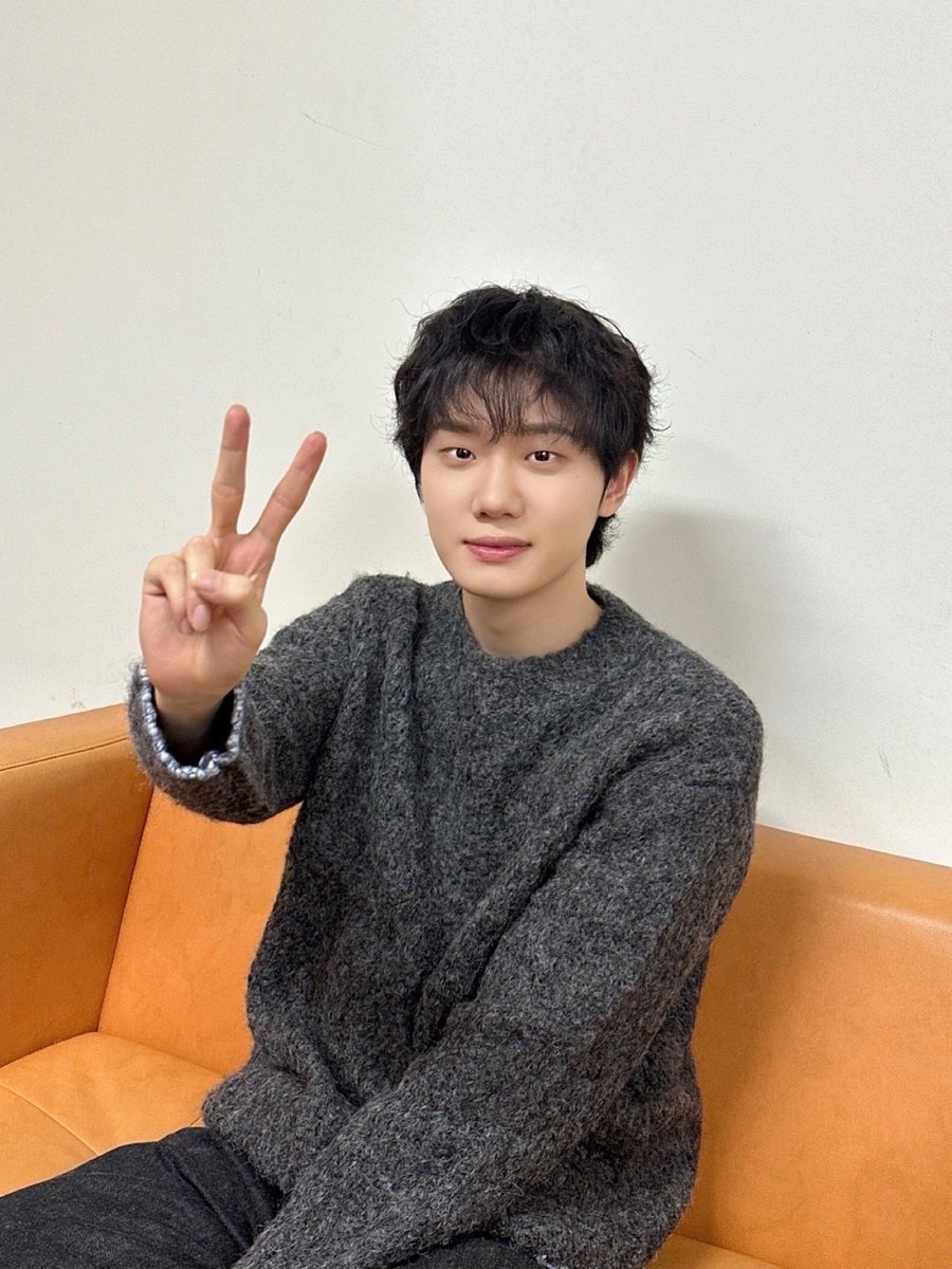 hahyunsang_twt's tweet photo. 2024.12.19 MBC FM4U <김이나의 별이 빛나는 밤에>

#하현상 #Hahyunsang https://t.co/FcHE7Zaoxc