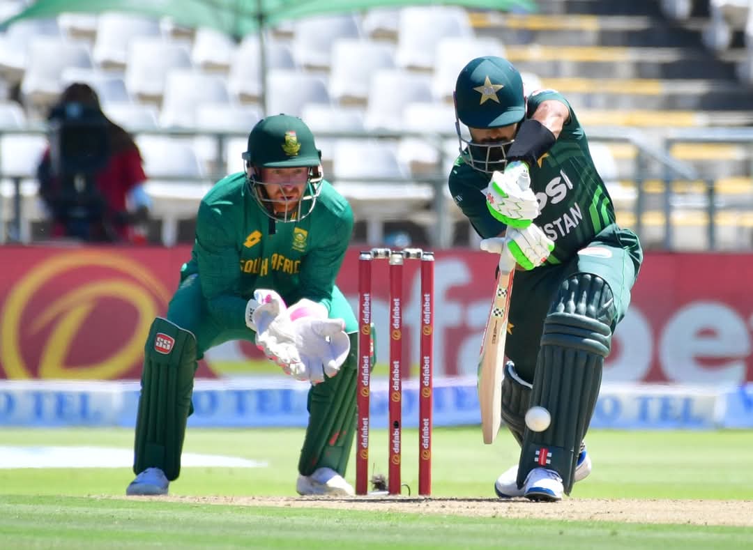 i__mAfridi's tweet photo. There is One Sun one Moon, and One Babar Azam in the World 👑❤️ https://t.co/0bqRXUGbUZ