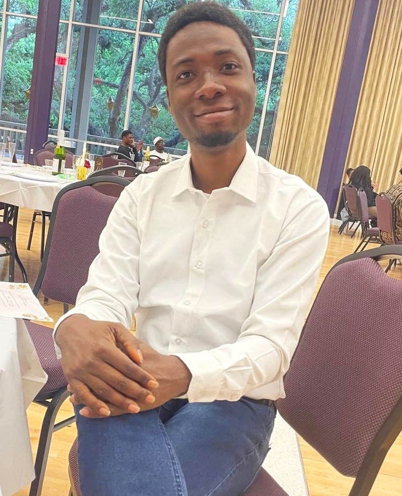 HaikuCrush's tweet photo. Winner #20

The judges @HaikuCrush are pleased that the #haiku *asylum* by Ibrahim Nureni @Nureinium of #Nigeria and the #UnitedStates is published in the 2024 Best Haiku anthology! He’s also on https://t.co/0XeFhlYBC1

#poetrycommunity #poetry #3lines #poetrylovers #book #asylum https://t.co/9UNAN7ykIw