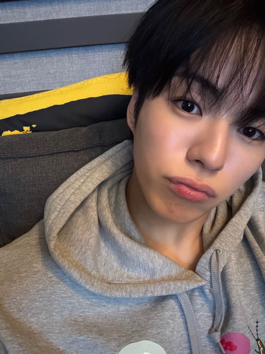 [241219] 🦁트레저 윤재혁🌟위버스

"Yo🫶"

トレジャーユン・ジェヒョク
TREASURE YOON JAEHYUK
<a href="/treasuremembers/">TREASURE</a>