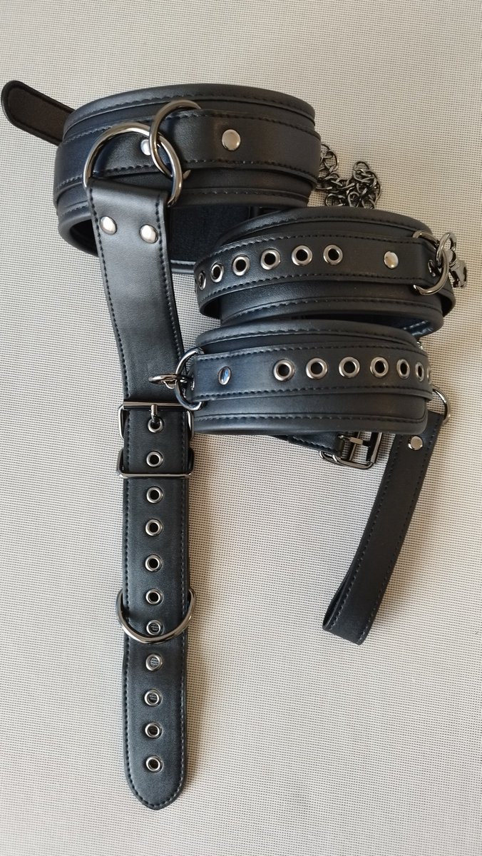 xtz75's tweet photo. Look at these BDSM accessories 🔥😈🔥from @Rachellovem1 !
Great quality and definitely strong enough for some hot sub sessions with my slave @MeandyouYou2 🥵
Dare to try them ? https://t.co/RkGkdP8bUf