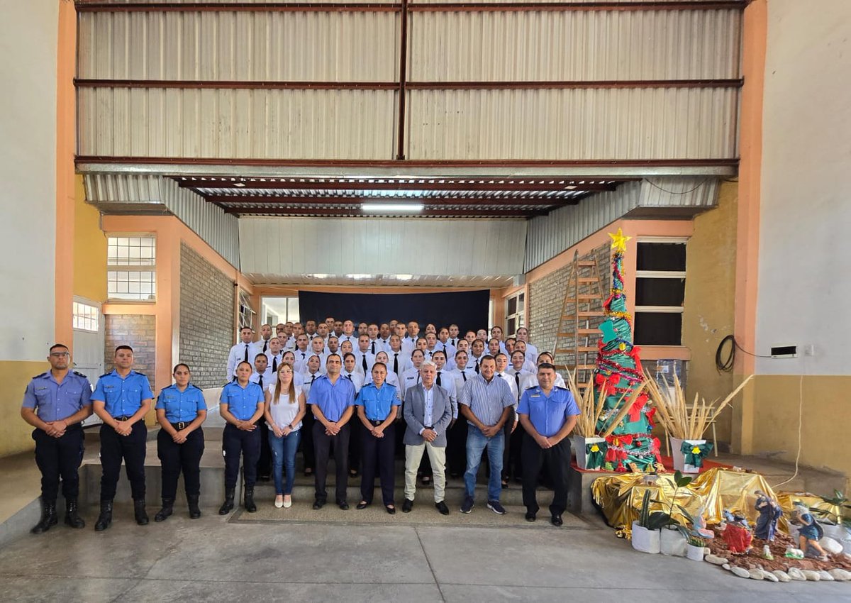 Secseguridadlr's tweet photo. presentes incluido el personal policial, sabrán decir  "NO".
#RICARDOQUINTELAGOBERNADOR 
#MASCONCIENCIAMENOSDROGAS
#MASCOMPROMISOMENOSDROGAS https://t.co/0iuEo5qWFy