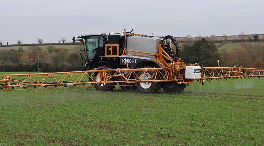 FarmersGuide's tweet image. 🚜 Knight Farm Machinery is to use LAMMA 2025 to reveal innovative new boom contour-following technology designed to ensure greater levels of nozzle to crop/ground distance accuracy.

farmersguide.co.uk/machinery/spra…

#LAMMA2025 #FarmMachinery #sprayers #KnightFarmMachinery