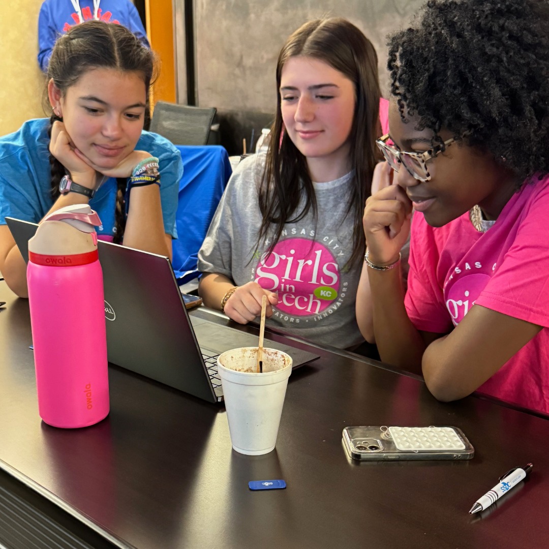 kcpublicschools's tweet photo. Some talented KCPS students were among the area students invited to the @STEMKC #GirlsInTechKC initiative last week at @SSCTechnologies.
Students had the opportunity to speak with women in technology fields about their journeys & how the students can carve their own paths. https://t.co/x57MYoqeCl