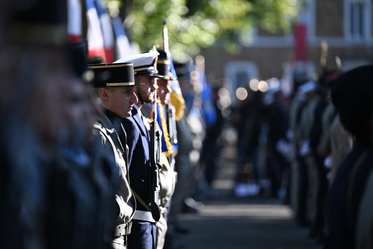 Thread | 2024, retour en images 📸

Le mois de décembre est toujours un moment particulier, l'occasion de faire le point sur l’année qui s’achève et les défis à venir. Moment charnière de sa jeune histoire, 2024 fut une année inédite et inoubliable pour la #DIRISI (1/6)
