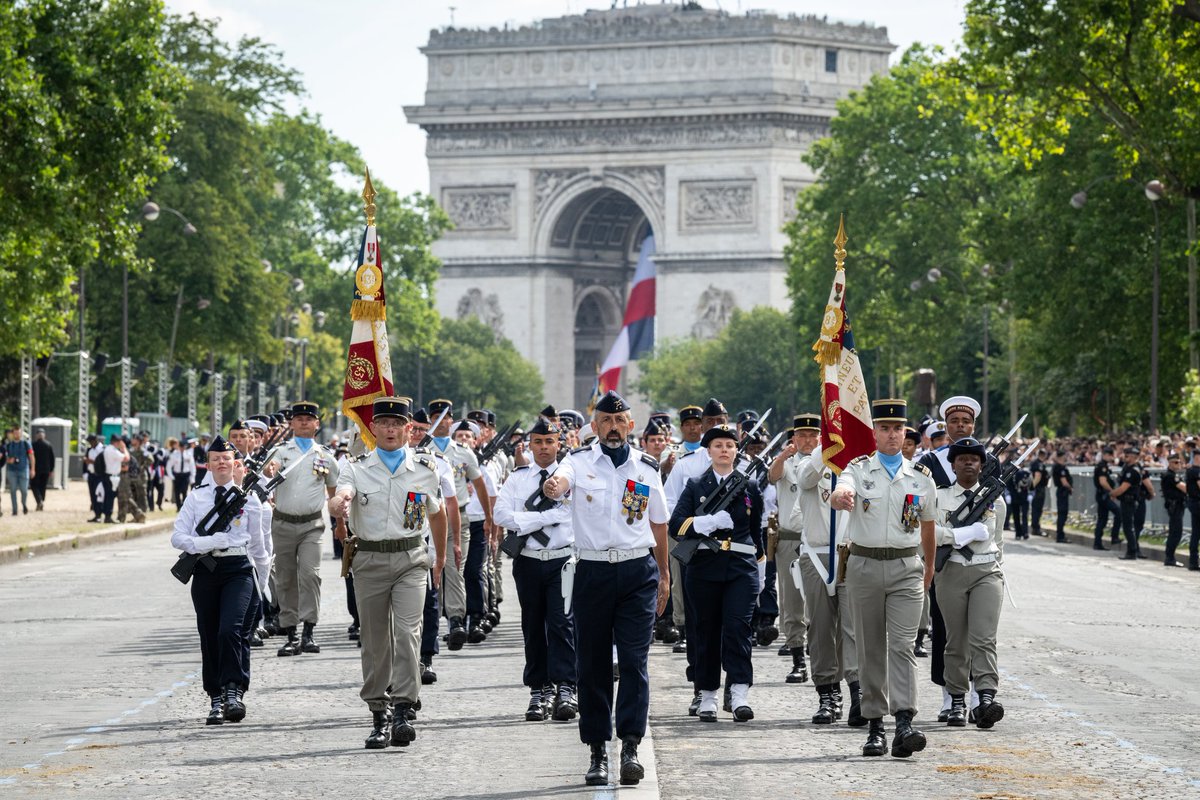 DIRISI_FR's tweet image. Première participation au défilé militaire du 14 Juillet en tant qu’entité fédérée. (3/6)

#UnirNosForces #DIRISI
