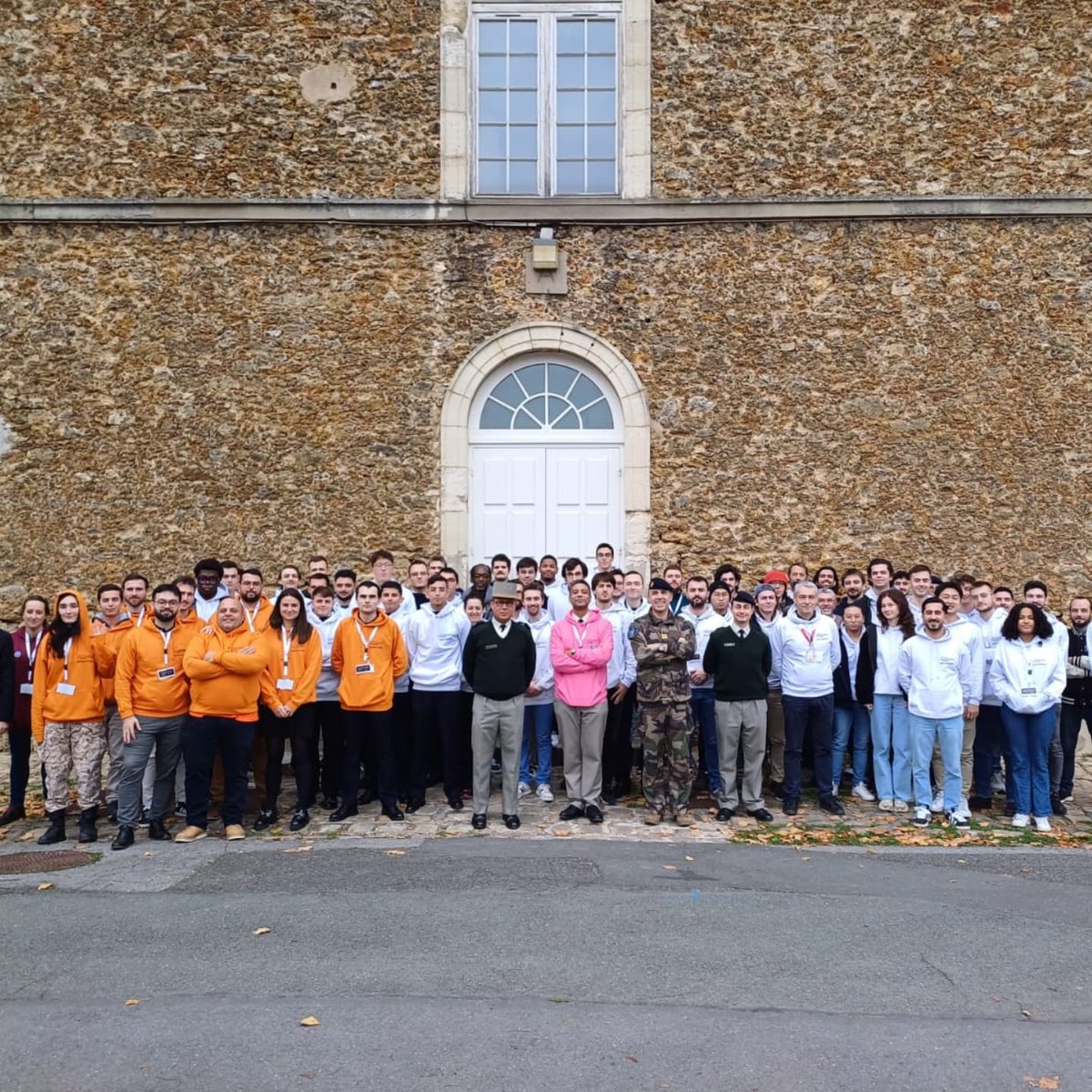 DIRISI_FR's tweet image. Première édition du Hackathon DIRISI à la forteresse du Mont-Valérien (4/6)

#UnirNosForces #DIRISI