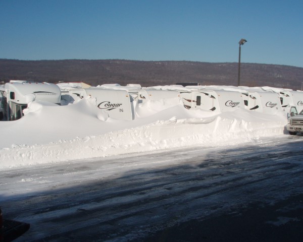 ❄️ #ThrowbackThursday to the Blizzard of 2010! 🌨️ The snow was so high, it almost buried our travel trailers. 😱 Do you have epic snowstorm pics? Share them below! ⬇️❄️ 

📷 Pam E

#WinterWonderland #blizzard #traveltrailers #snowstorms #BeckleysRVs #RelaxExploreLIVE