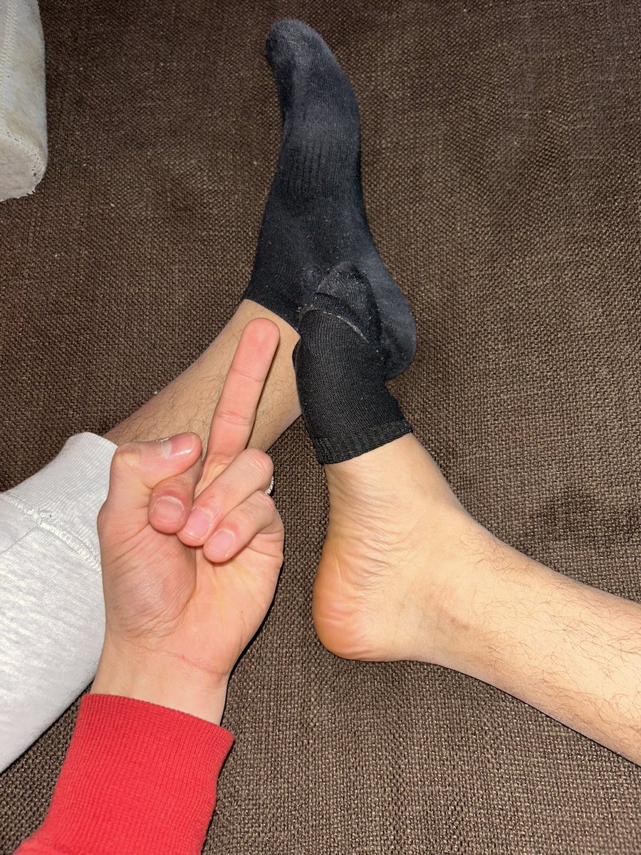 DF__ND's tweet photo. Cosa aspetti SCHIAVO!💦 VOGLIO UN BEL REGALO DI NATALE ORA!!💰

https://t.co/vJEDnlKo9z…

@rt4malefeet @malefeetretweet @slave_here @master_italiani #piedi #feet #padrone #master #cashmaster #findom #moneyslave #slave https://t.co/5PtYWzrGuz