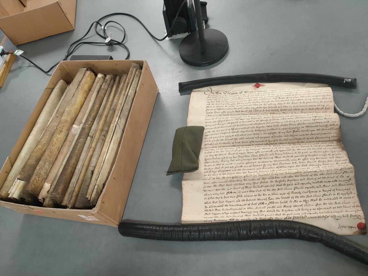 ⌛️Complete as many lines as you like in your own time ✍️Learn &amp; practice palaeography with our Field Guide 📈Register on Zooniverse to track your contributions 👄Visit Talk Boards to chat to us &amp; other volunteers   🗃️
#twitterstorians
#EarlyModern
#CitizenScience

#history
2/