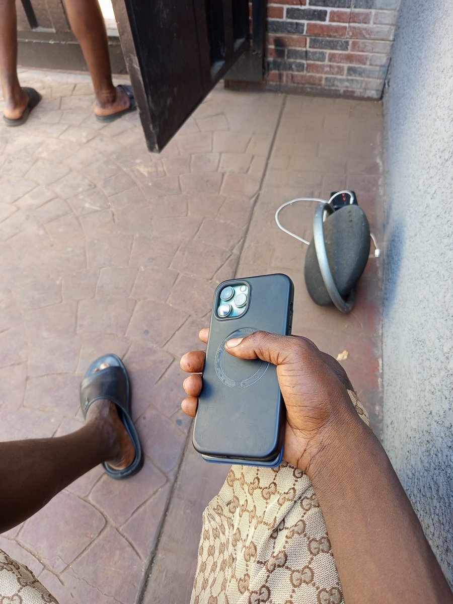 Therealmovic1's tweet image. If @burnaboy 🦍no come out here tell me say mouth dey pain am,I no stop . #BUNDLEBYBUNDLE #BundleBundle🔊🦍