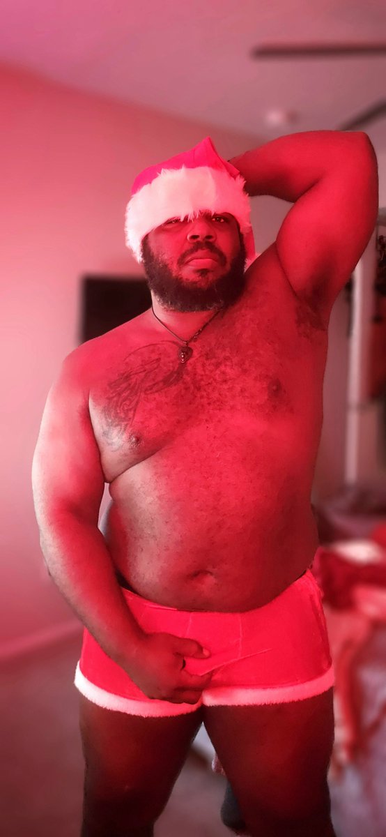 MasterWolfie69's tweet photo. Happy #ThickThursday, #Deviants... what can Santa stuff in your stocking 🐺🎅🏾😈 https://t.co/hs7JxySb0K