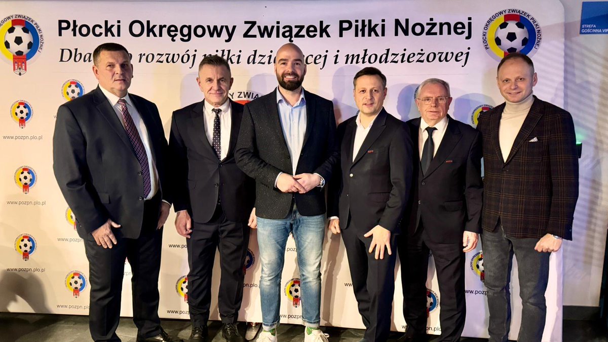 Jako wiceprezes Mazowieckiego Związku Piłki Nożnej zostałem zaproszony na Wigilię to Płockiego Okręgowego Związku Piłki Nożnej.

Na zdjęciu Wiceprezydent Płock Łukasz Jankowski, Paweł Sokolnicki, który sędziował z Szymonem finał MŚ oraz Adam Majewski selekcjoner U-21