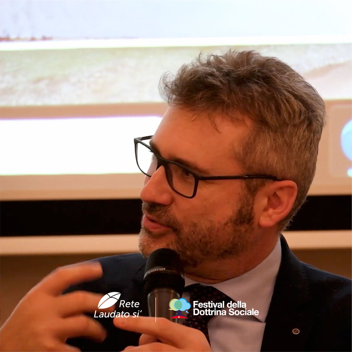 DottrinaSociale's tweet photo. V Festival della Dottrina Sociale della Svizzera Italiana: un’occasione per riflettere sul #tempo e le #relazioni in un’epoca di connessioni. 
I relatori hanno offerto spunti su come coltivare legami significativi.

Guarda la diretta del 30 novembre: https://t.co/TGRC9yFzMf https://t.co/bIn7H3gHJP