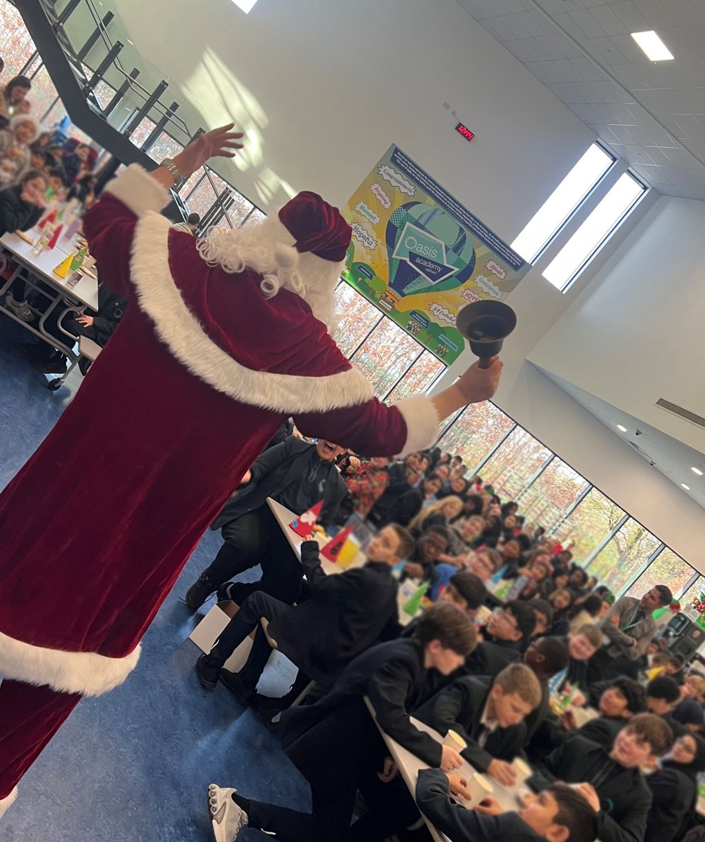 OldhamOasis's tweet photo. 🎄🎅Christmas Dinner &amp; Jumper Day 2024 🎅🎄

Students &amp; Staff came together today &amp; enjoyed many festive traditions, including a traditional Christmas Dinner &amp; a visit from the big man himself 🎅!

What an amazing community we have here at OAO 🎉
#OAO #Belonging #community https://t.co/OI701w1Y2M