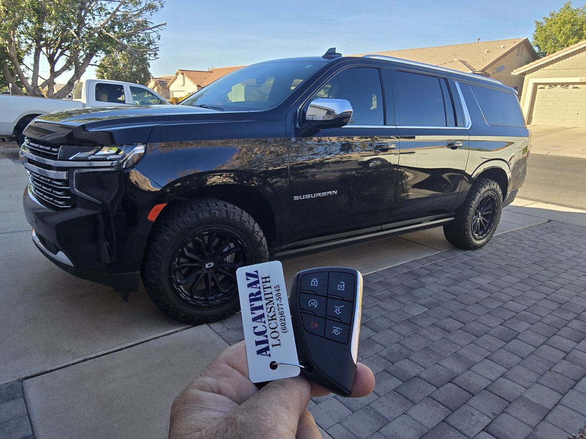 alcatrazlock's tweet photo. Phoenix AZ Car key programmed with factory GM software. https://t.co/KqiQBwjfJC 602 677 5045. #ALCATRAZLOCKSMITHPHOENIX #locksmithphoenix https://t.co/mxrwp9GYWW