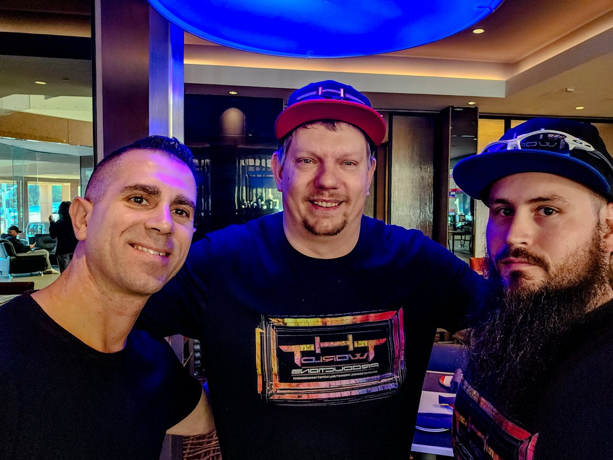 So happy I finally got to meet this legend in person! 
<a href="/GOttaviani/">Giuseppe Ottaviani</a> at <a href="/DreamstateUSA/">Dreamstate</a> and my brother on the right! I finally got to thank him in person.. GO u know why i mean <3

#linkinpeople #trance #trancefamily #dreamstate #dancemusic #share #follow