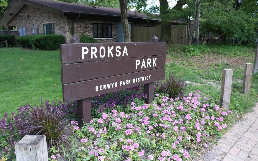 The Berwyn Park District is set to receive $600,000 from <a href="/IllinoisDNR/">Illinois DNR</a>'s OSLAD grants! This funding will help transform Proska Park into a zone where families can come together and enjoy healthy recreational spaces. Read more: shorturl.at/FSEQg