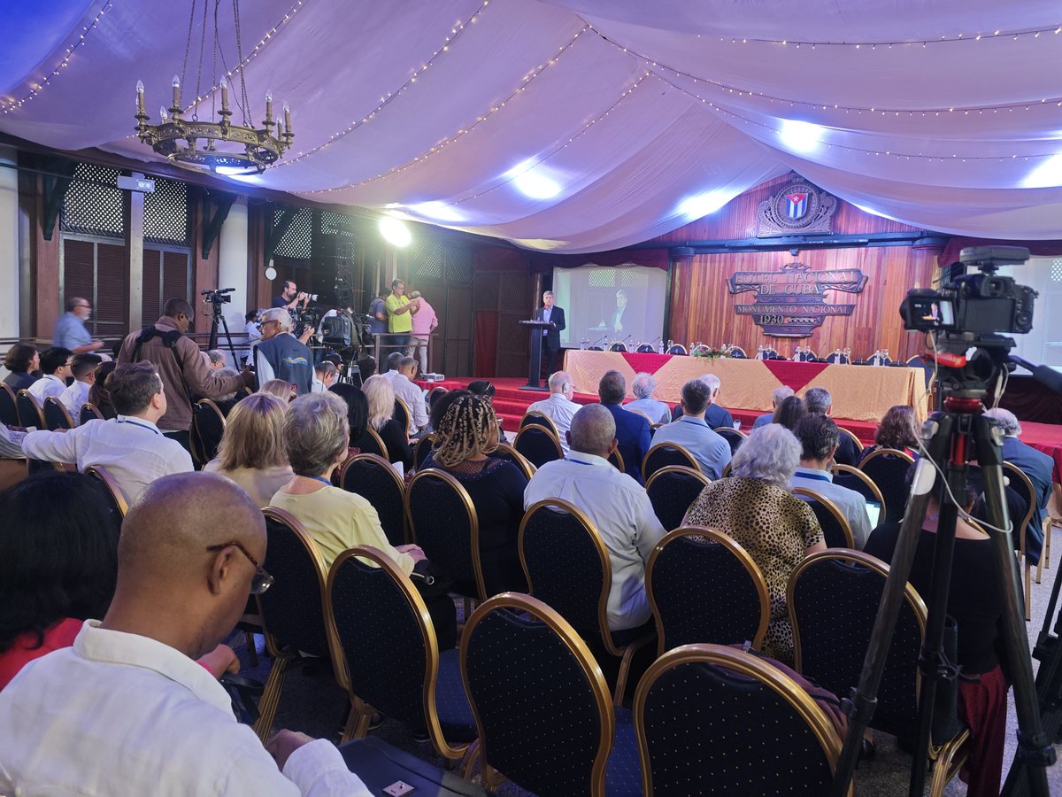 BrunoRguezP's tweet photo. Hoy concluye XXII Edición de la Serie de Conversaciones "#Cuba en la Política Exterior de los EEUU", evento que ha evidenciado cuánto se pudiera avanzar en las relaciones bilaterales si gobiernos estadounidenses de últimos 8 años tuvieran voluntad real de hacerlo. https://t.co/Wg1A4FMlxL
