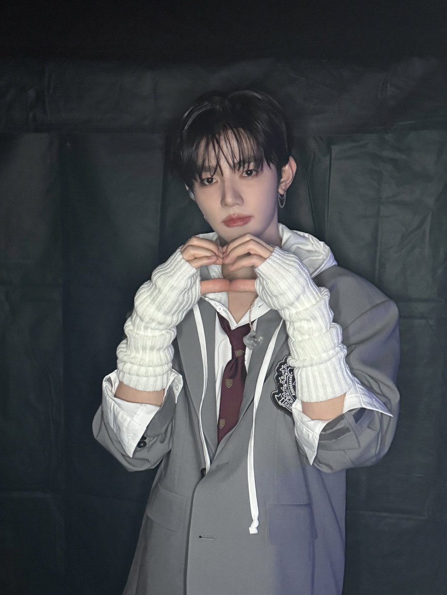ZB1_official tweet picture