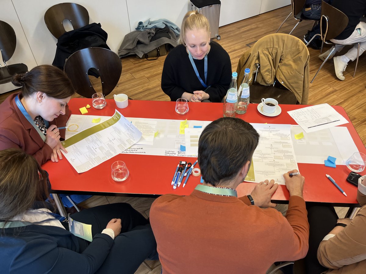 hiig_berlin's tweet photo. Beim 5. MPSC-Kongress @BMWSB_Bund präsentierten M. Stenzel, A. Auer & N. de Macedo Schäfer (@kompetenzwasser) Ergebnisse zu unserem #Data Governance-Wegweiser. Wie können datengetriebene Lösungen #SmartCity effektiv unterstützen?

👉https://t.co/78caqW15YG @MaxGrafenstein