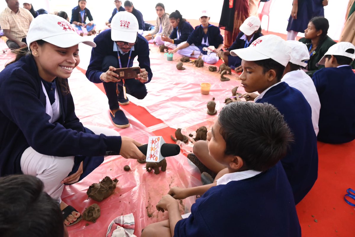 scstdevdept's tweet photo. Empowering young voices! At Sargiful 2024, the Child Reporter activity celebrated curiosity and communication, encouraging children to share stories, explore ideas, and become future change-makers. #Sargiful2024 #ChildReporter #YouthEmpowerment #JanajatiyaGouravDivas https://t.co/GYmo57MGXb