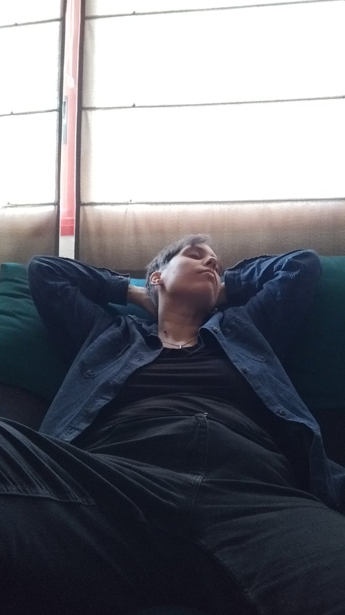 DragonaEsp's tweet photo. El sol siempre sale aunque no lo veas tapado por las nubes 😶‍🌫️ https://t.co/DiUuKAO3bI