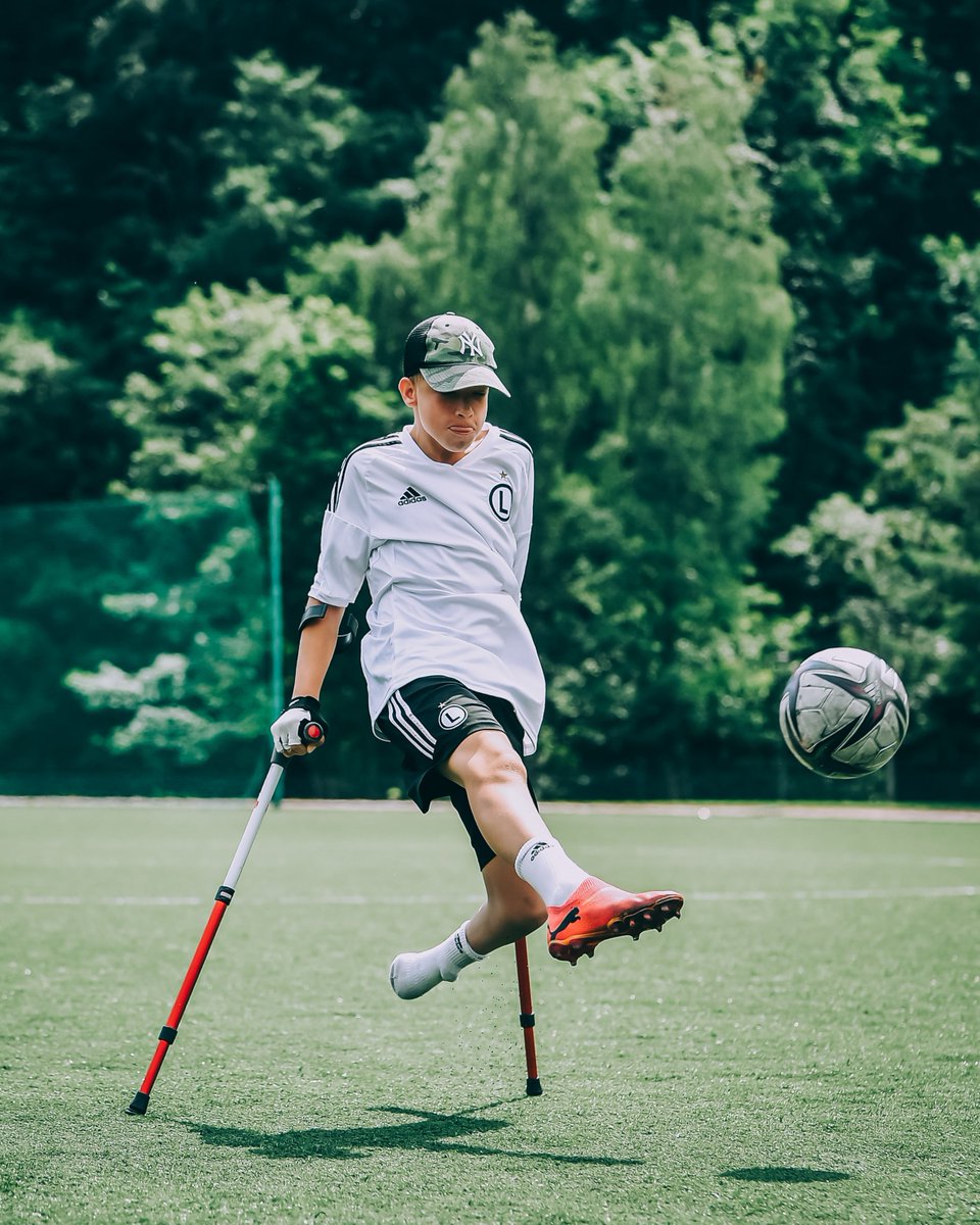 EuroAmp's tweet photo. โฝ Football isnโt only about playing ๐ itโs about growth off the pitch too! Thanks to the Nobody Offside program Legia Foundation, organized 3 impactful workshops for their amputee football team ๐คฉ
#LegiaFoundation #NobodyOffside #EU #EUSport #NobodyOffside https://t.co/WrIrwJDtj9