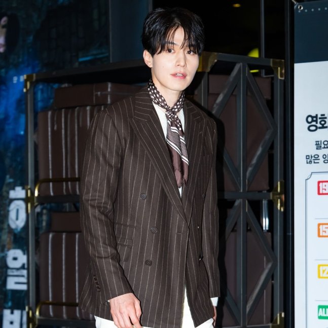 KDramaHandle's tweet photo. #LeeDongWook at #Harbin movie VIP premiere. https://t.co/jLdtZ7nX4E