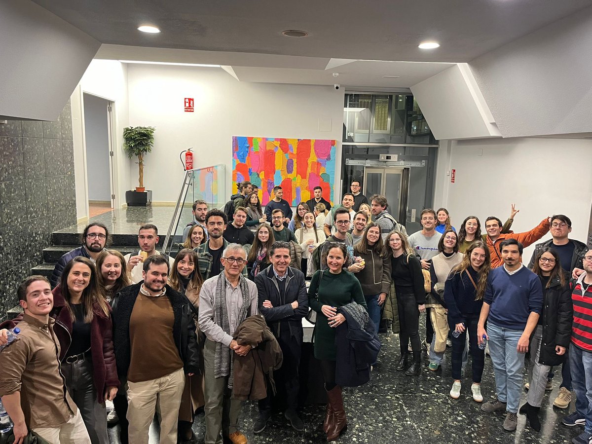 Sociedad Radiología CV (@sradiologiacv) on Twitter photo Tras la sesión de casos de Neurorradiología celebrada en el <a href="/IICOMV/">Colegio de Médicos de Valencia</a> viene la socialización con los compañeros de los distintos hospitales. Esto no se puede hacer virtualmente 🤷🏻♂️ 👉🏻Felices fiestas!!! @seram <a href="/residentesSERAM/">Residentes SERAM</a> <a href="/SENR_org/">SENR_org</a> Tras la sesión de casos de Neurorradiología celebrada en el <a href="/IICOMV/">Colegio de Médicos de Valencia</a> viene la socialización con los compañeros de los distintos hospitales. Esto no se puede hacer virtualmente 🤷🏻♂️ 👉🏻Felices fiestas!!! @seram <a href="/residentesSERAM/">Residentes SERAM</a> <a href="/SENR_org/">SENR_org</a>