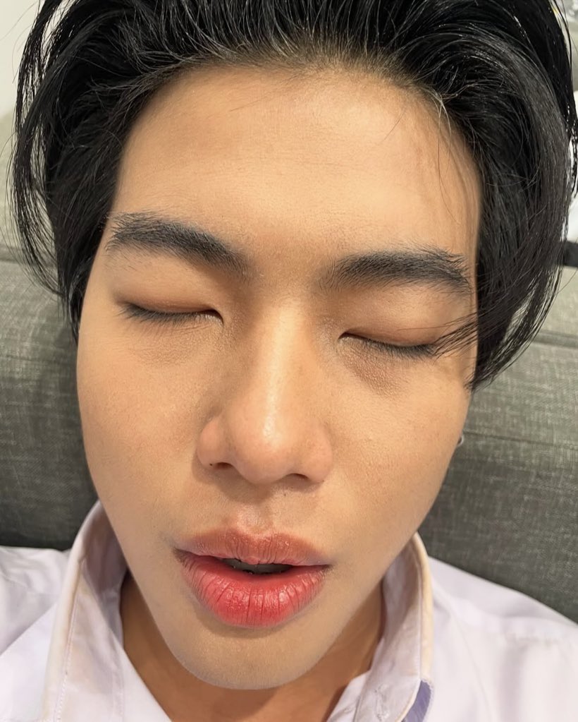 ccutecutej's tweet photo. คอลเลคชั่นนอนหลับคร้าบพี่พี่ ทำไมมีแต่คนแกงเอ็นเจ55555555555555 https://t.co/Aur3lra7lH