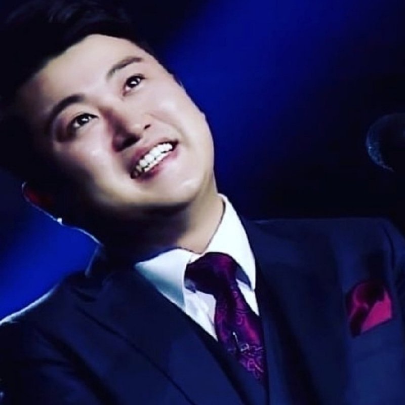 힘들었던 2024년은 잊자
우리에겐 2025년이 온다
김호중 가수와 함께 할 2025년
기다립니다~~^^
#김호중
#KIMHOJOONG
#TVAROTTI
#김호중_노래하는사람
#김호중_2025년
#기다립니다_김호중