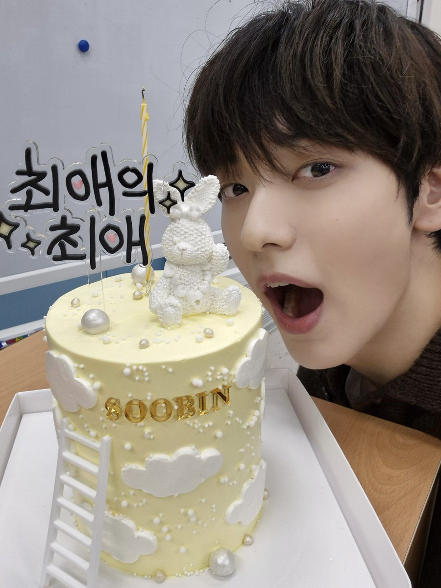 txtarchivee's tweet photo. I MISS HIM SO SO MUCH 😭😭😭😭 https://t.co/j0hQ1vuDhL