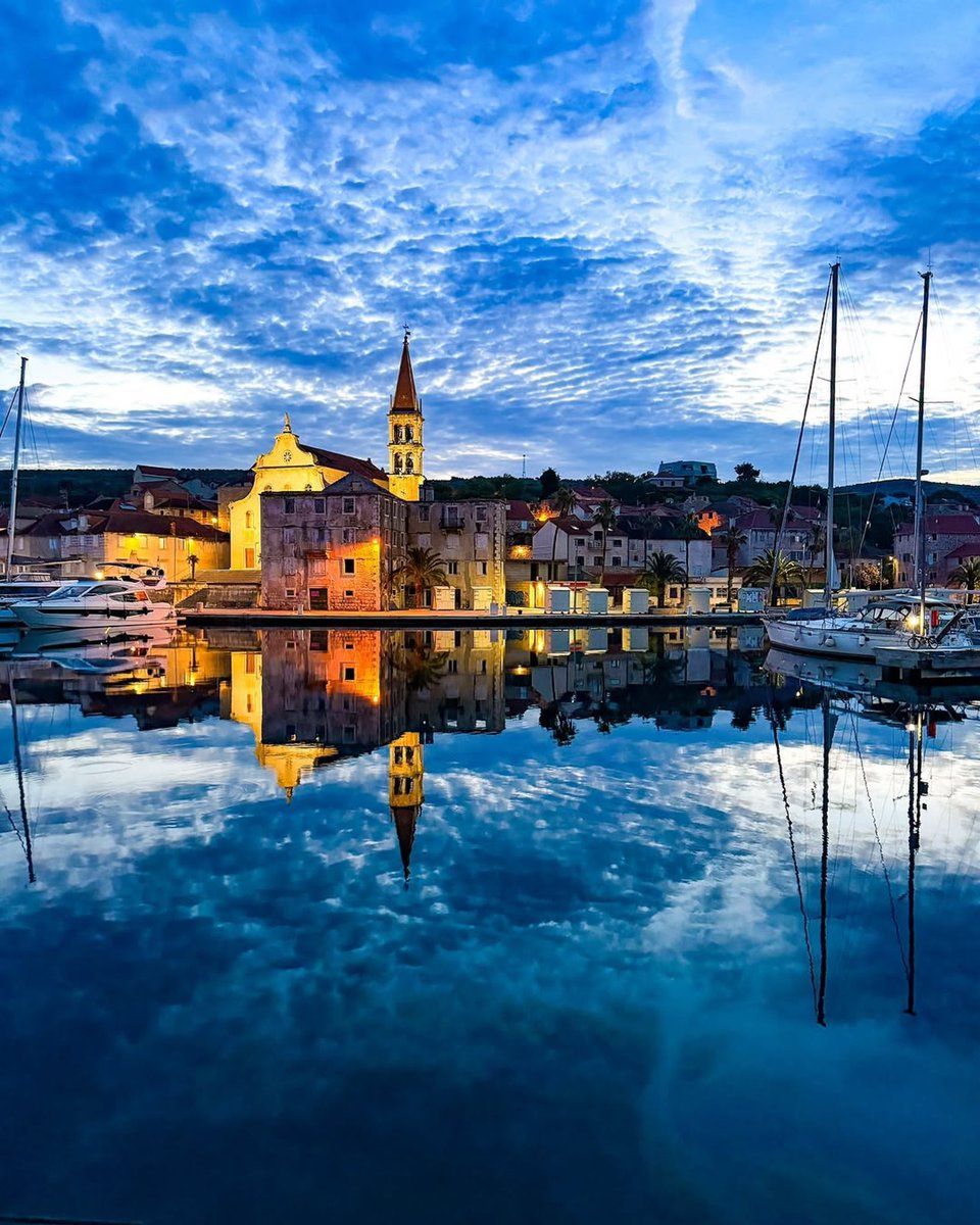 📍Milna Island Brač, #Croatia 🇭🇷 <a href="/visitbrac/">Visit Island Brač</a> by: <a href="/kubalibre/">Testuser</a> 
・・・
Nestled on the picturesque island of Brač, Milna captivates visitors with its charm and tranquil beauty. 🩵
・・・
👉 visit-croatia.hr/en/destination…
・・・
#islandbrač #photooftheday