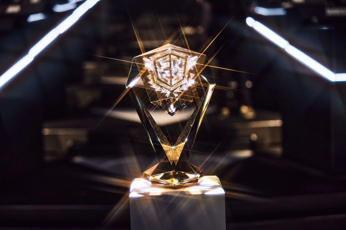 Fortnite Tracker tweet media