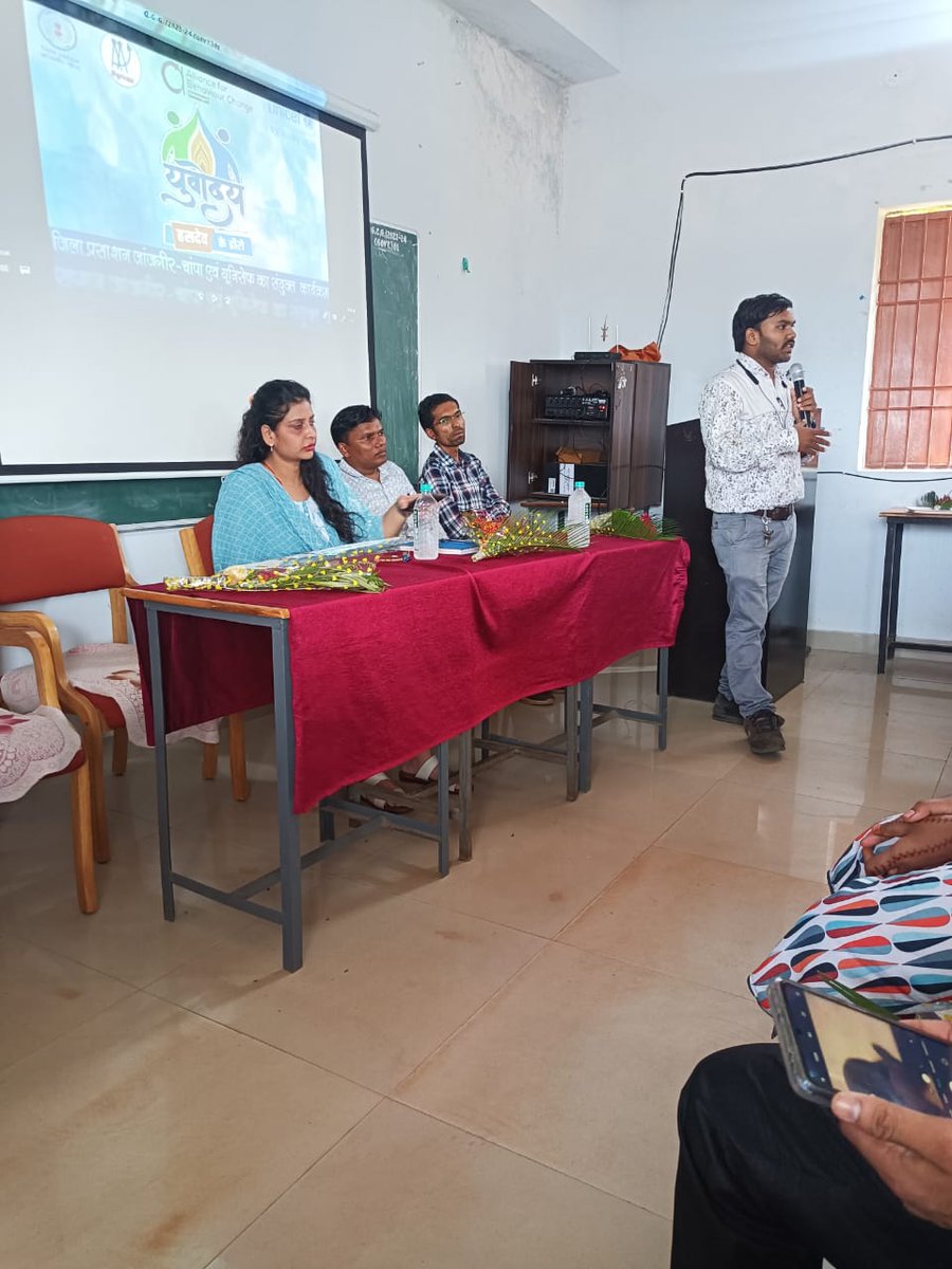 YuvodayRJN's tweet photo. #awareness_program on #education, #mental_health, #child_marriage, #menstruation, #cleanliness and #Yuvodaya_program was conducted with the college students and NSS volunteer staff at Govt Avanti Bai lodhi College Ghumka.with @UNICEFIndia  @RajnandgaonDist @ChhattisgarhABC https://t.co/g3MNo4kLZ9