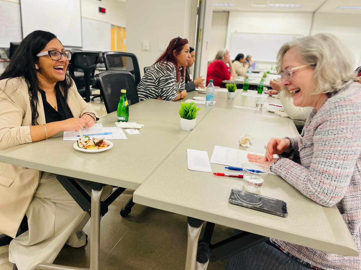 Swipe to see some highlights! 📸✨
#WomenInMedicine #Networking #LKSOM