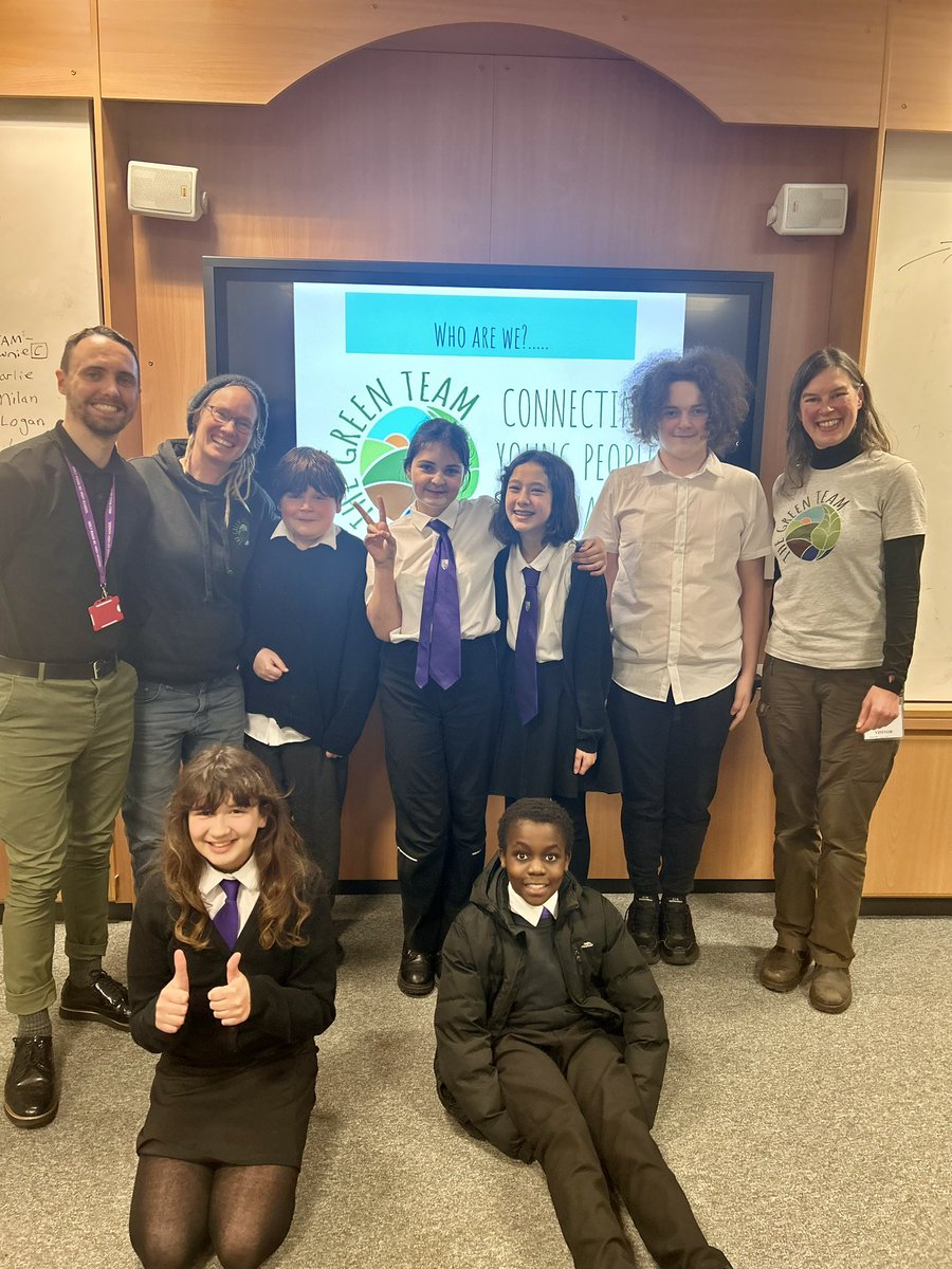 Congratulations to the Green Shoots team who completed their award this week. We had a celebration afternoon with Kate and Kate from the Green Team presenting the pupils with their certificates. 🌱