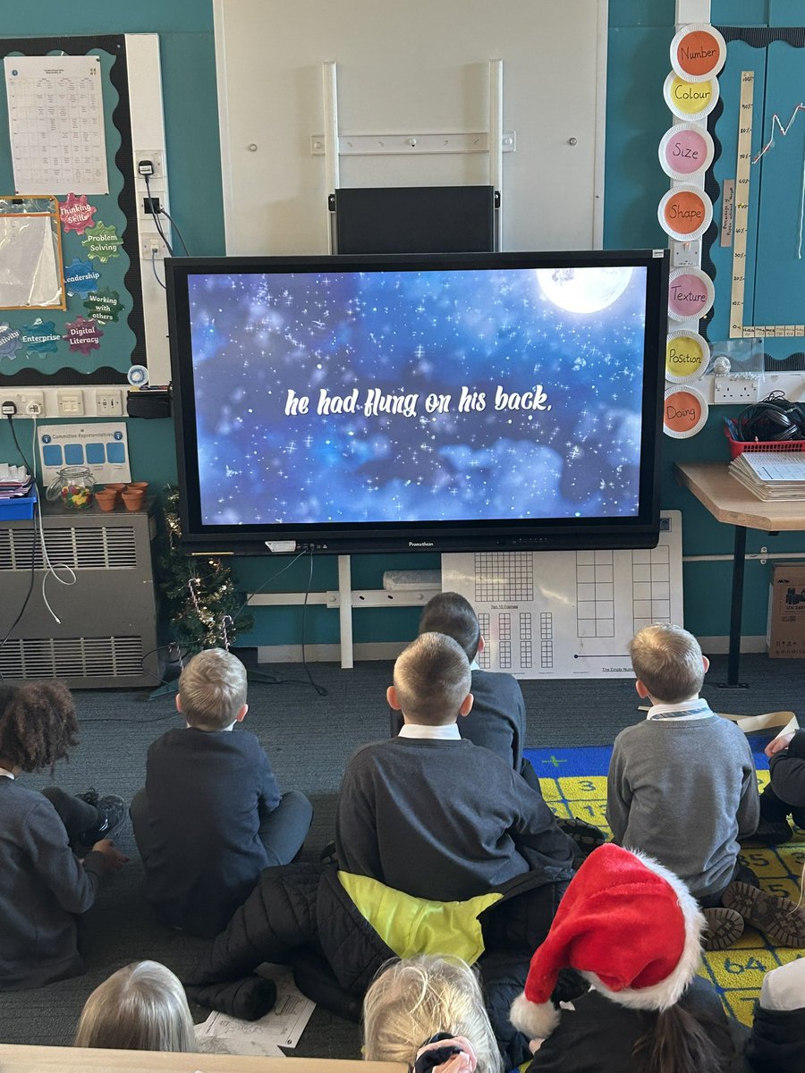 P3/4 enjoying #SANTALIVEREAD
