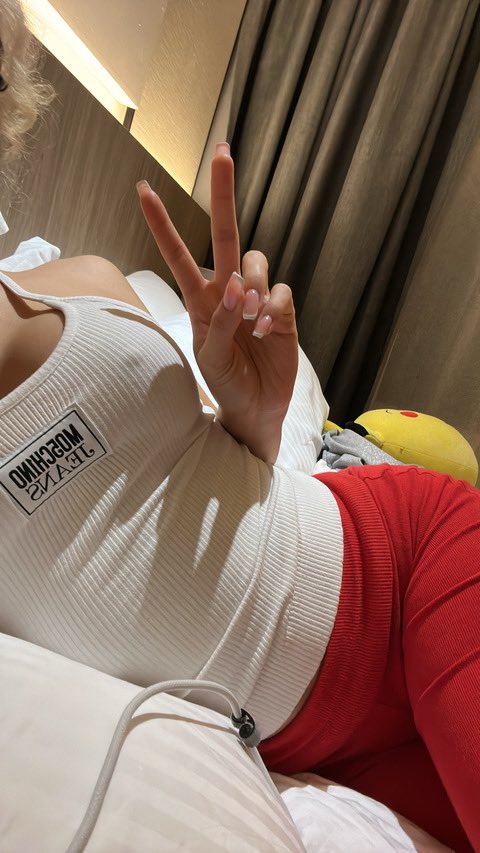 <a href="/katyperry/">KATY PERRY</a> Face reveal on @ruby365chula ❤️