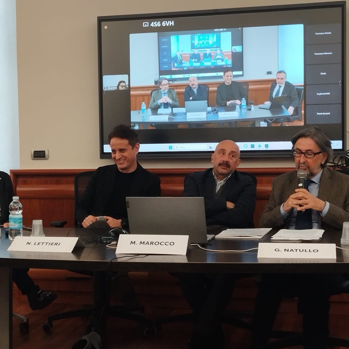 InappGov's tweet photo. In corso il seminario sul #lavoro nella gig economy. Dopo i saluti di N.Forlani, G.Natullo e M.Resce, N.Lettieri introduce gli interventi sulle implicazioni sociali, giuridiche ed etiche delle nuove tecnologie.
▶️ https://t.co/xQmt6FASJF
#19dicembre #PNGiovaniDonneLavoro https://t.co/5Wj9frXauJ