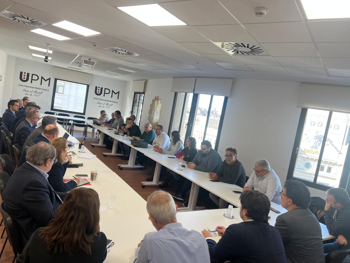 ⚙️ Avui hem constituït la comissió negociadora del #ConveniMetallBCN, amb majoria de CCOO a la part social

Iniciem aquest procés negociador amb l'objectiu de seguir avançant en drets i millorant les condicions laborals dels milers de persones que treballen al sector.