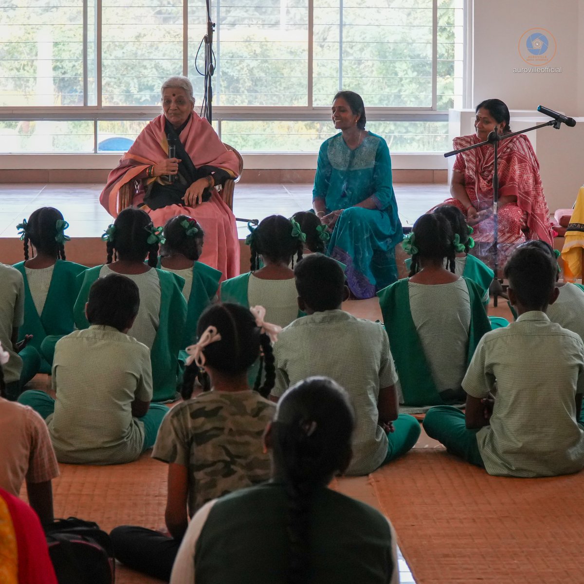 AurovilleMedia's tweet image. Since the inception of Margazhi festival for school children in 2022, in it&apos;s third year in 2024, today marked the beginning of the month long immersion. 

#MargazhiFestival2024 #Auroville #UnityPavilion #Thiruvadippurai #StoriesOfAndal #CulturalHeritage #TamilTraditions