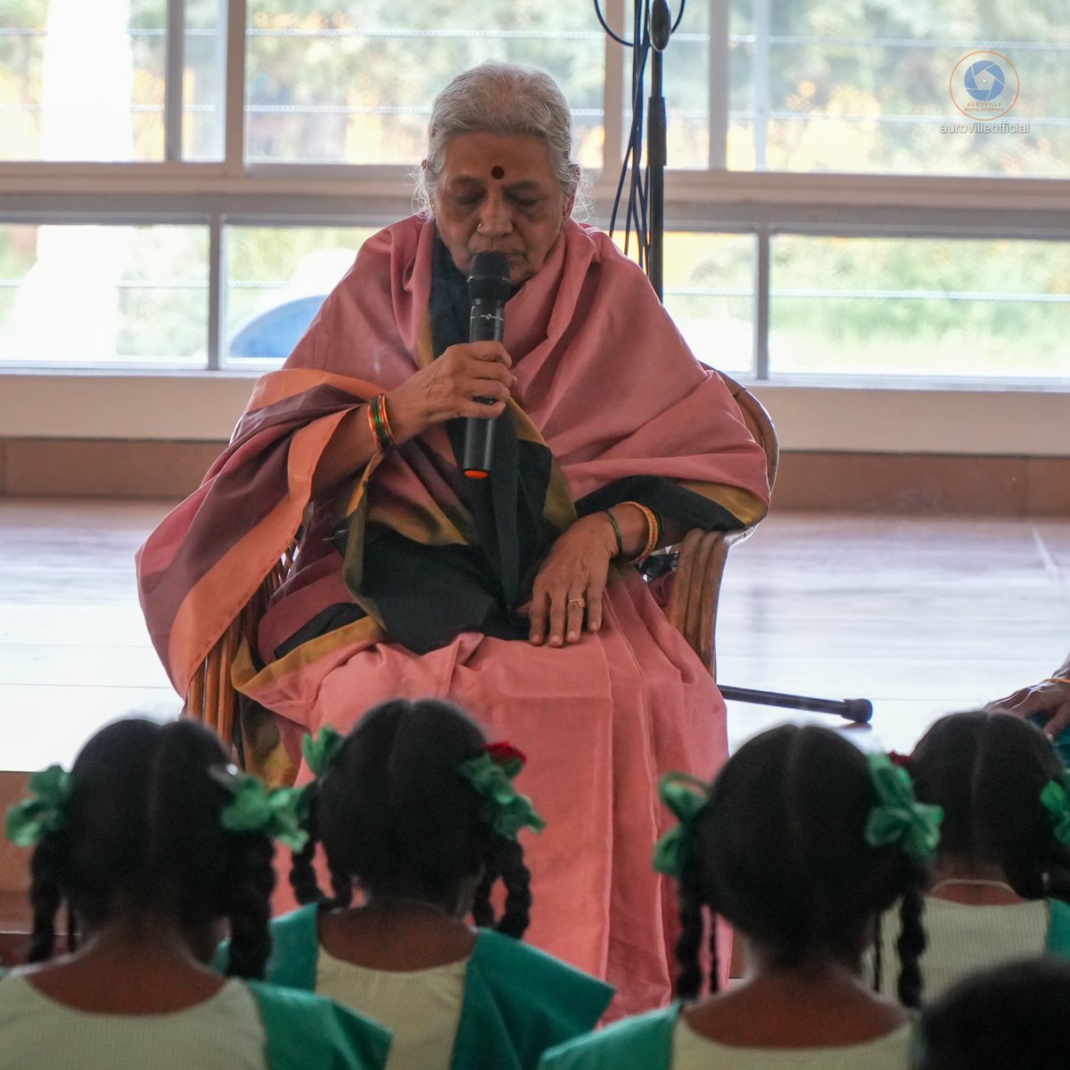AurovilleMedia's tweet image. Since the inception of Margazhi festival for school children in 2022, in it&apos;s third year in 2024, today marked the beginning of the month long immersion. 

#MargazhiFestival2024 #Auroville #UnityPavilion #Thiruvadippurai #StoriesOfAndal #CulturalHeritage #TamilTraditions