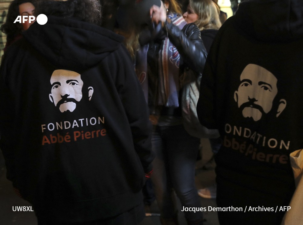 Agence France-Presse (@afpfr) on Twitter photo La Fondation Abbé Pierre a appelé jeudi à un "sursaut" face à la baisse des dons à l'association emblématique de lutte contre l'exclusion, ébranlée par des accusations d'agressions sexuelles visant l'Abbé Pierre #AFP La Fondation Abbé Pierre a appelé jeudi à un "sursaut" face à la baisse des dons à l'association emblématique de lutte contre l'exclusion, ébranlée par des accusations d'agressions sexuelles visant l'Abbé Pierre #AFP
