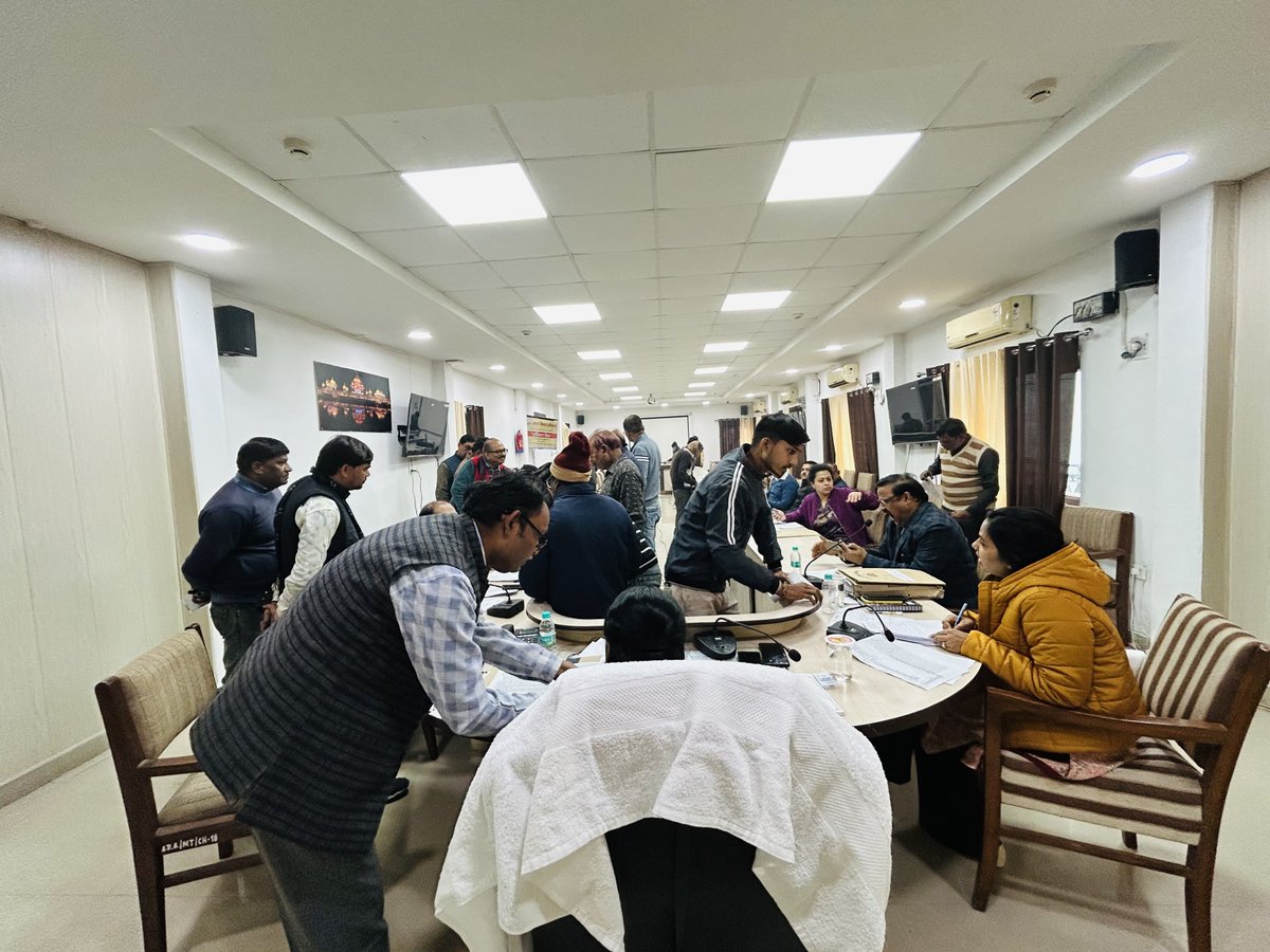 Agra Development Authority (@adaagraofficial) on Twitter photo рдЖрдЬ рджрд┐рдирд╛рдВрдХ 19.12.2024 рдХреЛ рдЬрдирд╕рд╛рдорд╛рдиреНрдп рдХреА рд╕рдорд╕реНрдпрд╛рдУрдВ рдХреЗ рдирд┐рд╕реНрддрд╛рд░рдг рд╣реЗрддреБ "рдкреНрд░рд╛рдзрд┐рдХрд░рдг рджрд┐рд╡рд╕" рдХрд╛ рдЖрдпреЛрдЬрди рдкреНрд░рд╛рдзрд┐рдХрд░рдг рдХрд╛рд░реНрдпрд╛рд▓рдп рдореЗрдВ рдХрд┐рдпрд╛ рдЧрдпрд╛ред
рдЙрдкрд╛рдзреНрдпрдХреНрд╖ рдорд╣реЛрджрдп рдПрд╡рдВ рдЕрдиреНрдп рдЕрдзрд┐рдХрд╛рд░рд┐рдпреЛ рджреНрд╡рд╛рд░рд╛ рдЬрдирд╕рд╛рдорд╛рдиреНрдп рдХреА 30 рд╕рдорд╕реНрдпрд╛рдУрдВ рд╡ рд╢рд┐рдХрд╛рдпрддреЛрдВ рдХреЛ рд╕реБрдирд╛ рдЧрдпрд╛ред
<a href="/rituias2003/">Ritu maheshwari</a> <a href="/CommissionerAgr/">Divisional Commissioner Agra</a> <a href="/arunmozhi_ias/">Arunmozhi (рдЕрд░реБрдиреНрдореЛрд▓реА)</a> <a href="/VC_ADA_Agra/">Vice Chairman (ADA)</a> рдЖрдЬ рджрд┐рдирд╛рдВрдХ 19.12.2024 рдХреЛ рдЬрдирд╕рд╛рдорд╛рдиреНрдп рдХреА рд╕рдорд╕реНрдпрд╛рдУрдВ рдХреЗ рдирд┐рд╕реНрддрд╛рд░рдг рд╣реЗрддреБ "рдкреНрд░рд╛рдзрд┐рдХрд░рдг рджрд┐рд╡рд╕" рдХрд╛ рдЖрдпреЛрдЬрди рдкреНрд░рд╛рдзрд┐рдХрд░рдг рдХрд╛рд░реНрдпрд╛рд▓рдп рдореЗрдВ рдХрд┐рдпрд╛ рдЧрдпрд╛ред
рдЙрдкрд╛рдзреНрдпрдХреНрд╖ рдорд╣реЛрджрдп рдПрд╡рдВ рдЕрдиреНрдп рдЕрдзрд┐рдХрд╛рд░рд┐рдпреЛ рджреНрд╡рд╛рд░рд╛ рдЬрдирд╕рд╛рдорд╛рдиреНрдп рдХреА 30 рд╕рдорд╕реНрдпрд╛рдУрдВ рд╡ рд╢рд┐рдХрд╛рдпрддреЛрдВ рдХреЛ рд╕реБрдирд╛ рдЧрдпрд╛ред
<a href="/rituias2003/">Ritu maheshwari</a> <a href="/CommissionerAgr/">Divisional Commissioner Agra</a> <a href="/arunmozhi_ias/">Arunmozhi (рдЕрд░реБрдиреНрдореЛрд▓реА)</a> <a href="/VC_ADA_Agra/">Vice Chairman (ADA)</a>