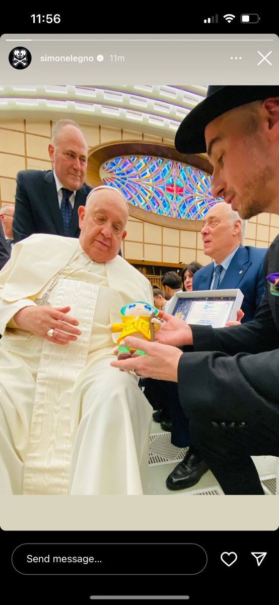GabrieleLandri2's tweet photo. Jubilee 2025 kicks off in 6 days.

$LUCE, the Vatican mascot, will be presented to the world by the Pope himself.

This is the time to hold💛  

Picture just took from my friend in ROME presenting the jubilee mascot to Pope Francesco https://t.co/ekDQ8nlWhO