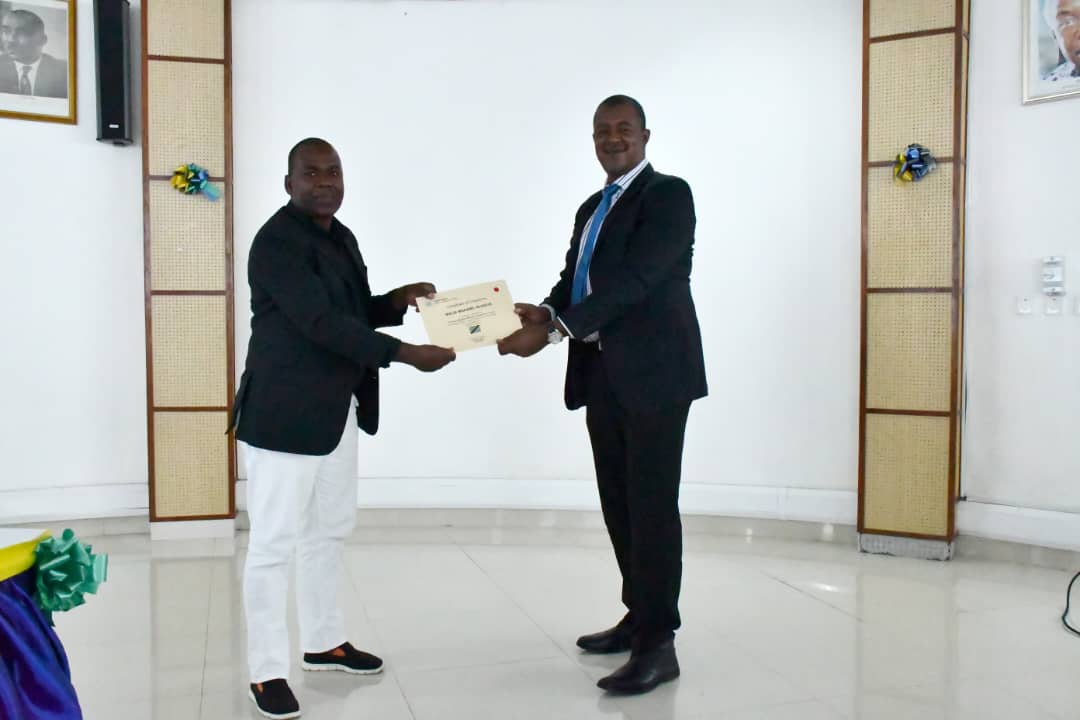 DsfaFishing's tweet photo. Mafunzo ya matumizi ya mifumo ya kusimamia mienendo ya meli baharini (MDA Tools and resources) yaliyofanyika kuanzia tarehe 2 hadi 13 Disemba 2024. Yametolewa na UNODC na wanufaika Taasisi za DSFA, KMKM na Police Marine. Mafunzo hayo yanasaidia kudhibiti vitendo haramu vya Uvuvi. https://t.co/wkSv4DIHx6